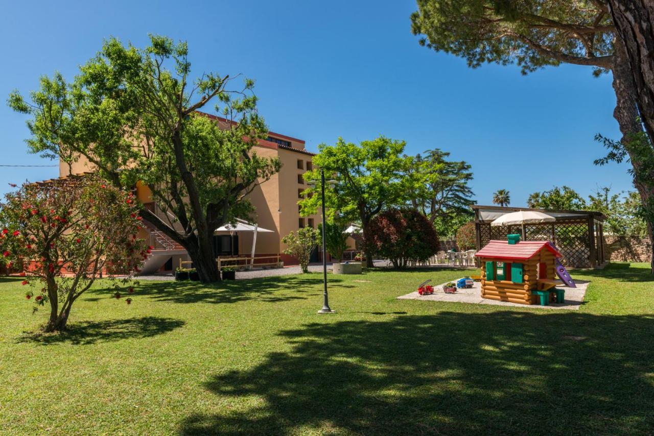Agriturismo Le Vecchie Scuole 캄필리아 마리티마 외부 사진